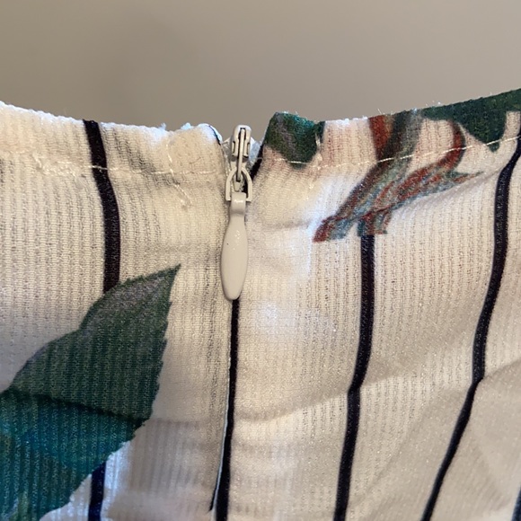 Fashion Nova Floral print jumpsuit Large - Picture 13 of 16